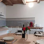 Hébergement de vacances Tour Du Rocher *