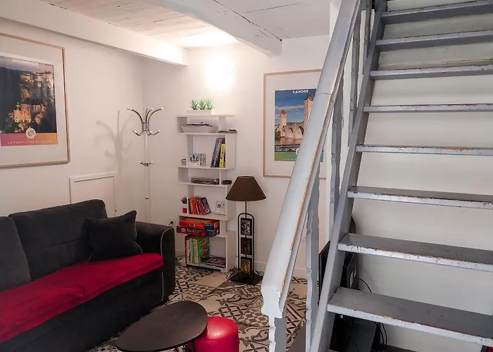 Tour Du Rocher * Luzech