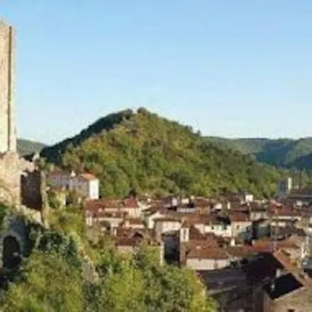 度假居 Tour Du Rocher *