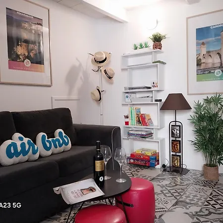 度假居 Tour Du Rocher *