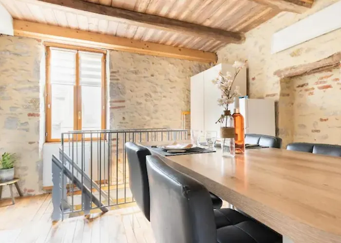 Tour Du Rocher 度假居 *