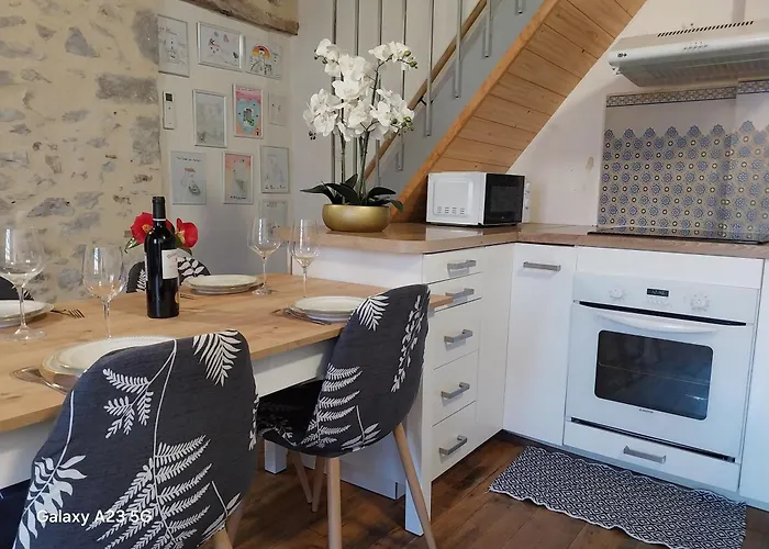 Tour Du Rocher 度假居 Luzech